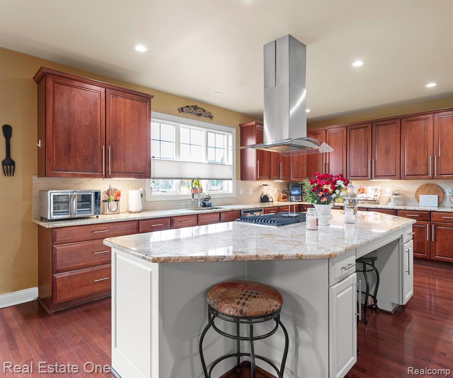 50437 TAMARACK Trail, Northville, MI 48168 — Photo 9