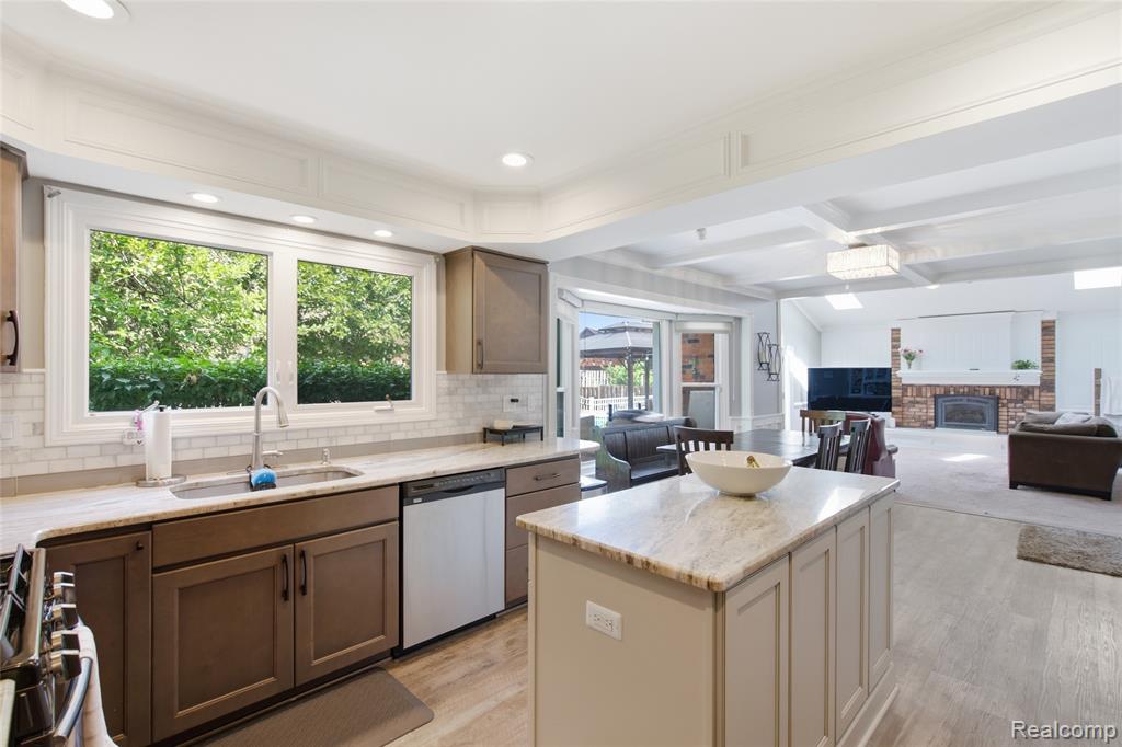 46884 Ben Franklin Drive, Utica, MI 48315 — Photo 25