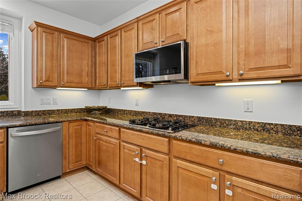6901 Reed Court, West Bloomfield, MI — Photo 18