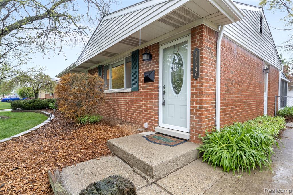 40740 ORANGELAWN Avenue, Plymouth, MI 48170 — Photo 33