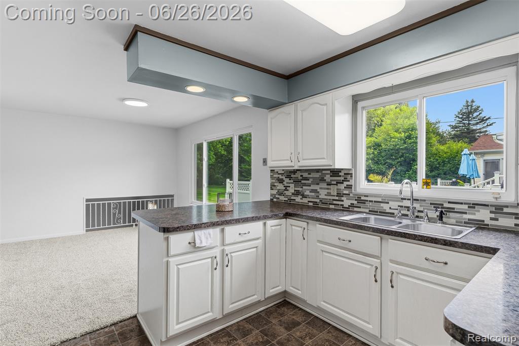 5120 Hillcrest Circle, Flint, MI 48506 — Photo 17