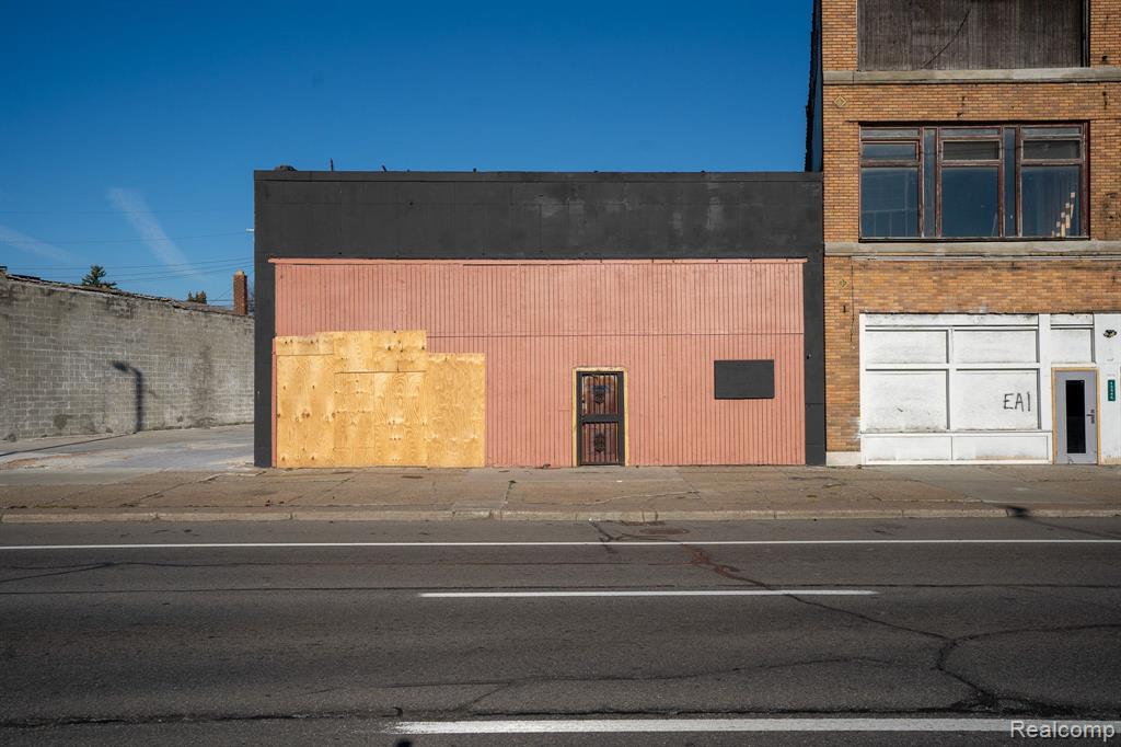 13537 GRATIOT Avenue, Detroit, MI 48205