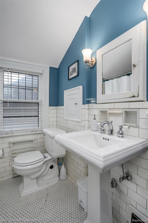 454 W Oakridge Street, Ferndale, MI 48220 — Photo 29