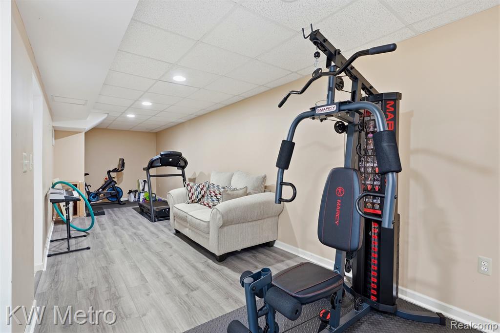 887 Grovecrest, Rochester Hills, MI 48307 — Photo 37