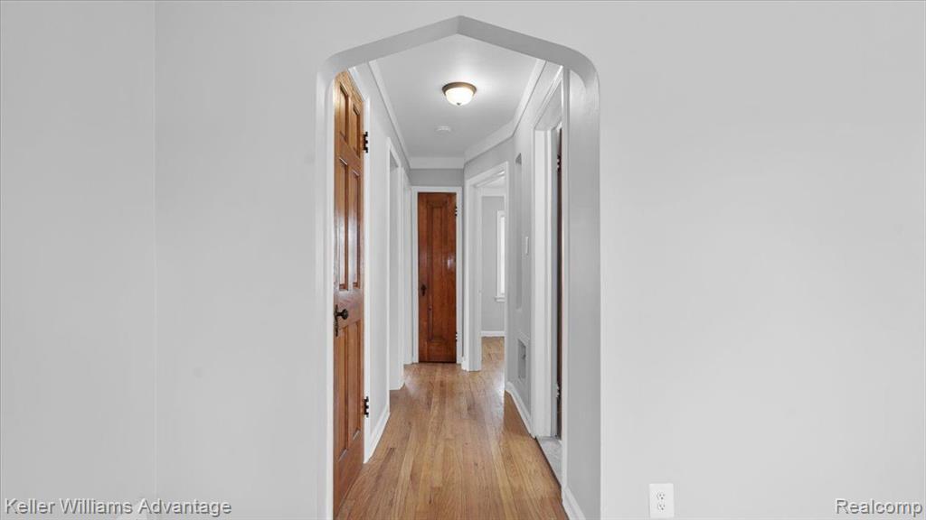 838 SAINT JOHNS Street, Wyandotte, MI 48192 — Photo 11