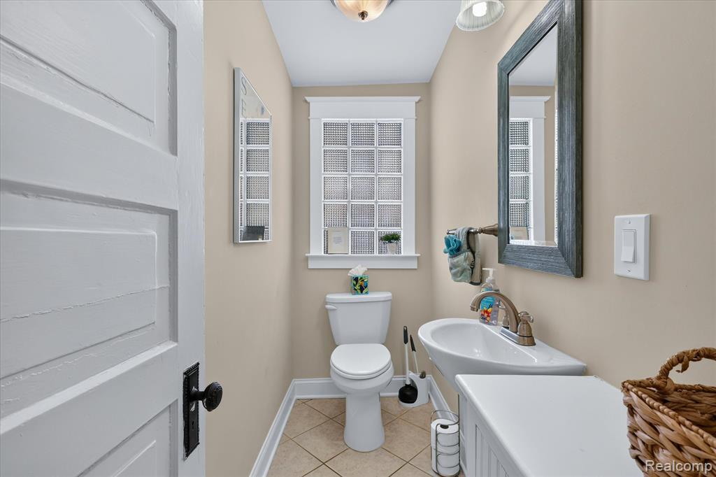 398 Howard Avenue, Grand Haven, MI 49417 — Photo 20