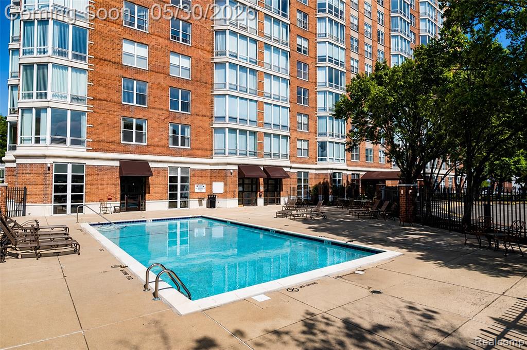 250 E Harbortown Drive, 205, Detroit, MI 48207 — Photo 54