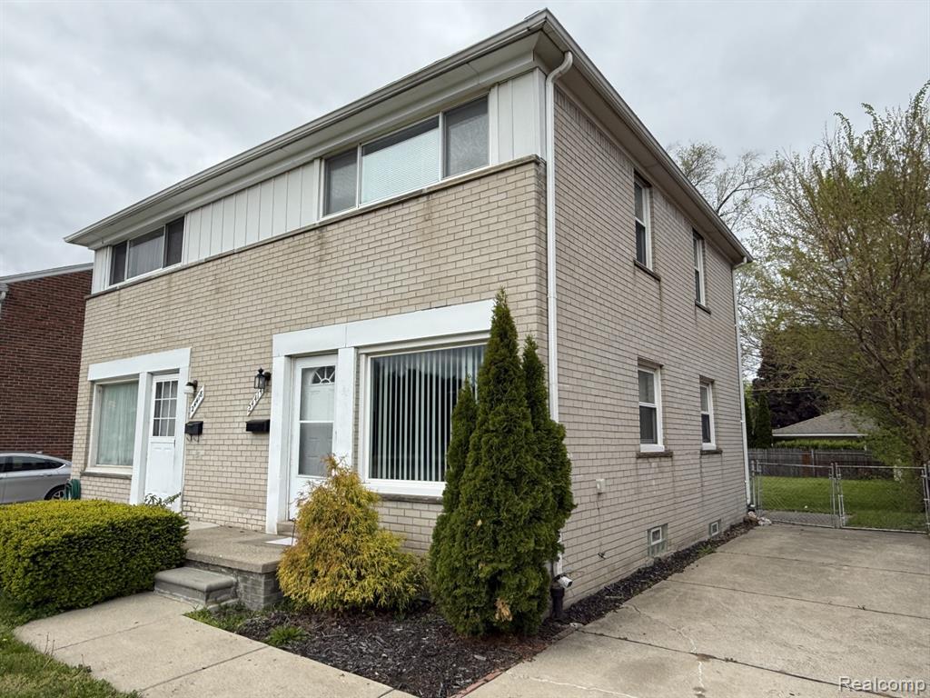 24414 W Chicago, Redford, MI 48239