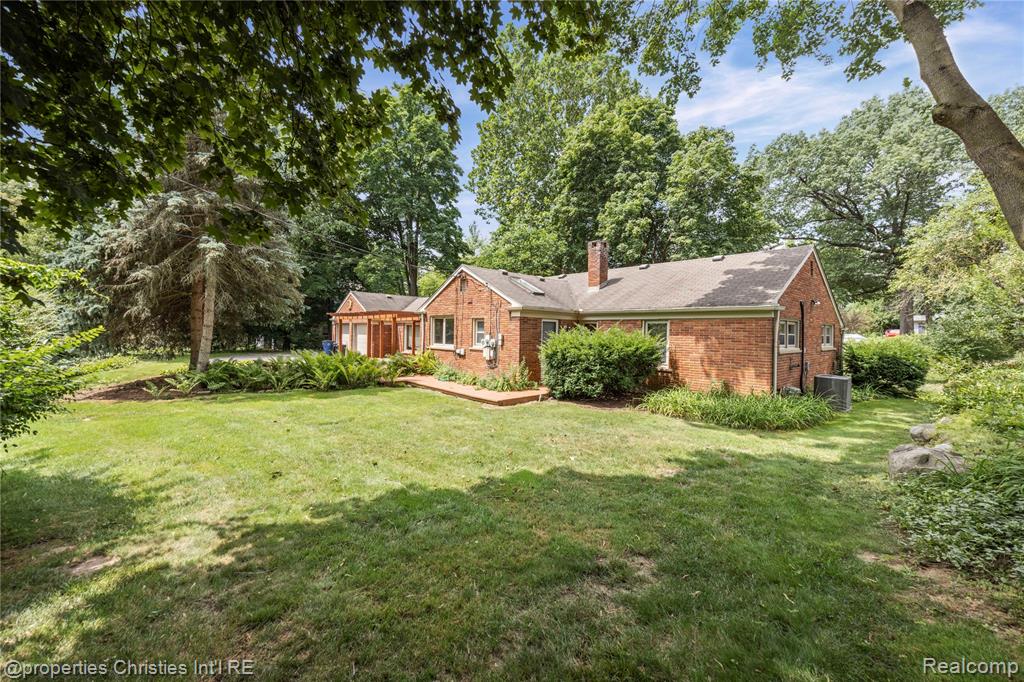 6391 Wing Lake Road, Bloomfield Hills, MI 48301 — Photo 33