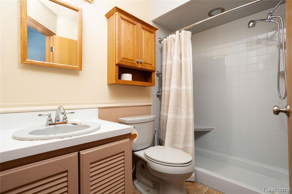 15800 Park Lane, Plymouth, MI 48170 — Photo 20