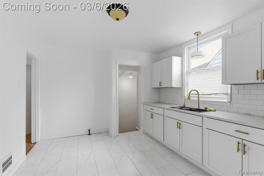 10947 Roxbury Street, Detroit, MI 48224 — Photo 7