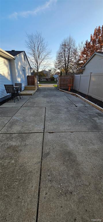 22308 Larch Street, Woodhaven, MI 48183 — Photo 32