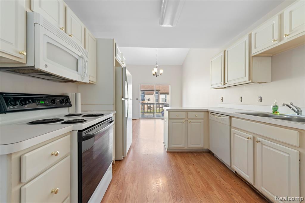 42430 Park Ridge Way, Clinton Twp, MI 48038 — Photo 18