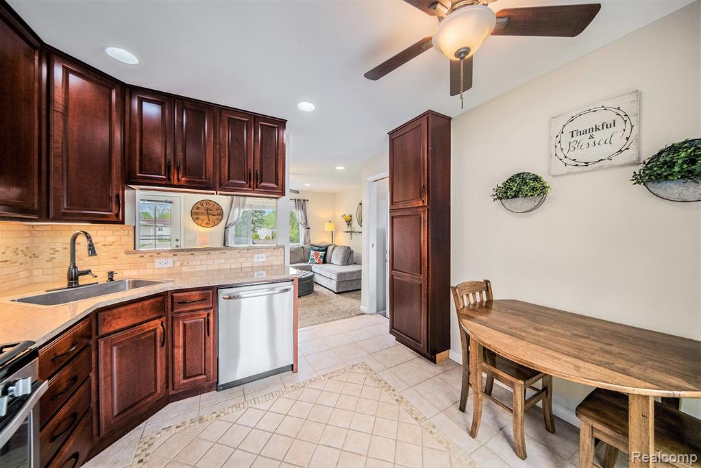 820 Devonshire Boulevard, Brighton, MI 48116 — Photo 8