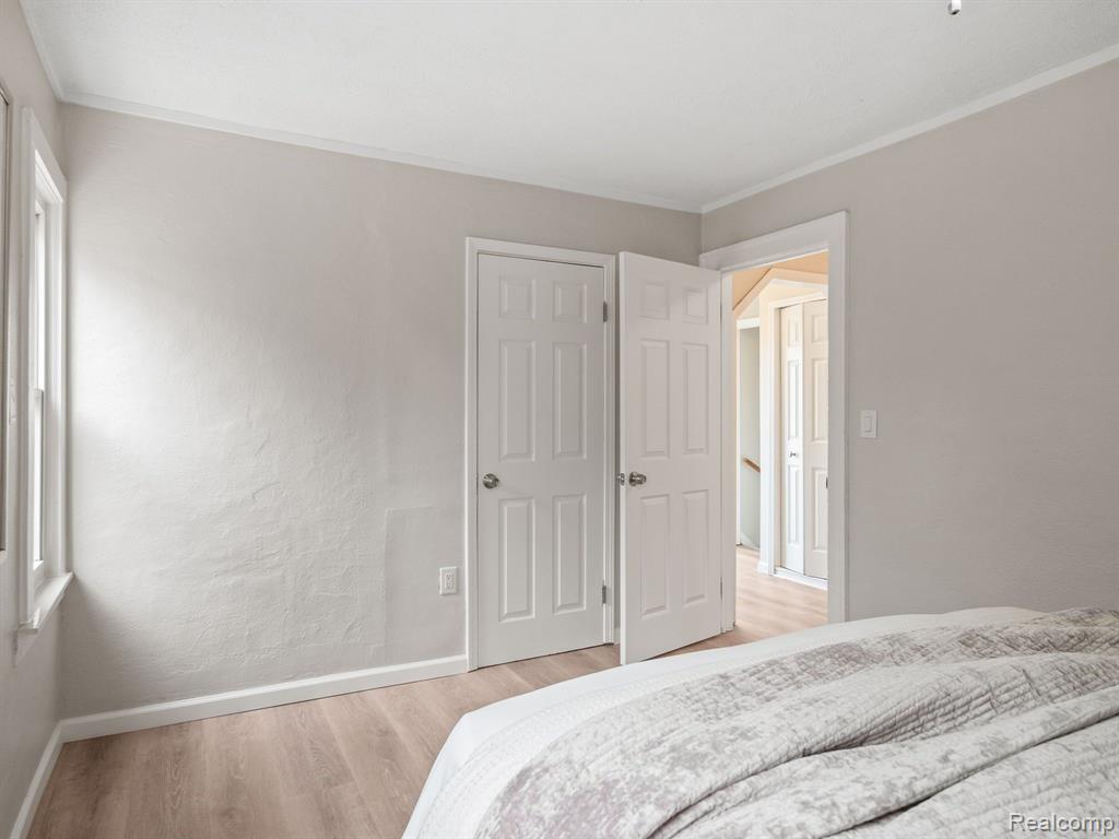 446 W BERNHARD Avenue, Hazel Park, MI 48030 — Photo 18