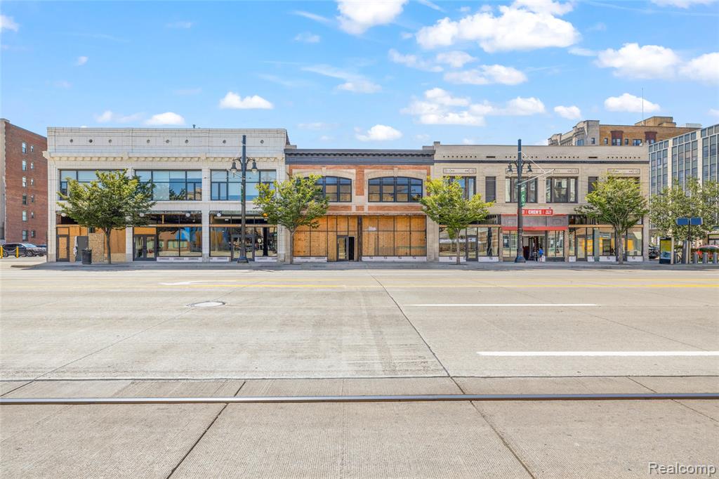 3139 Woodward Avenue - Photo 2