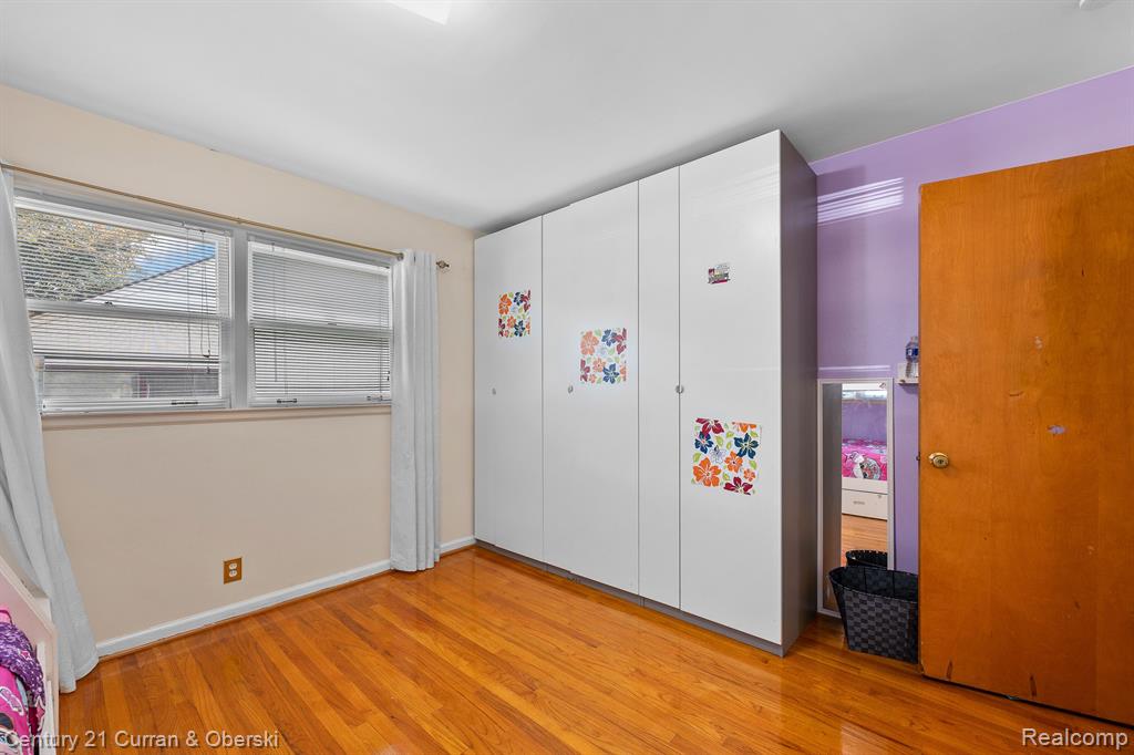 730 WOODCREST Drive, Dearborn, MI 48124 — Photo 17