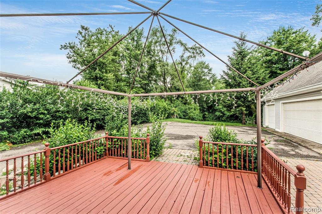 9042 Gale Road, White Lake, MI — Photo 13