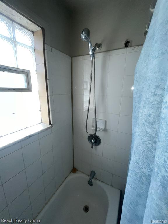 22755 GRAND RIVER Avenue, Detroit, MI 48219 — Photo 32