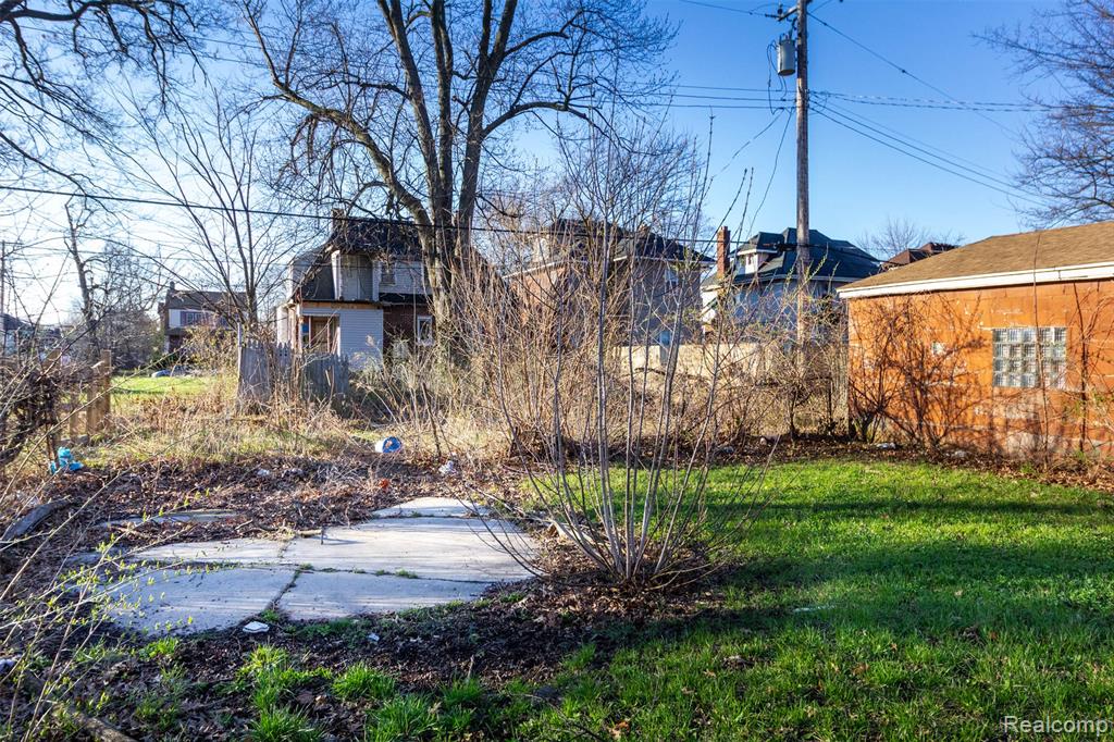 2261 Lawrence Street, Detroit, MI 48206 — Photo 23
