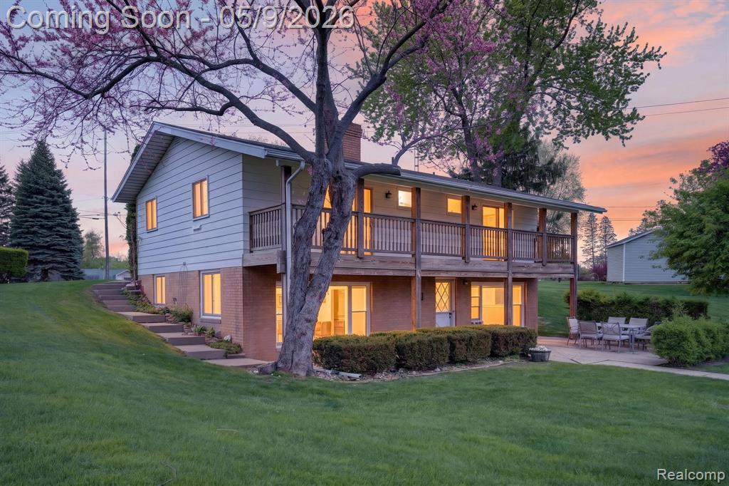 1365 Blue Water Drive, Fenton, MI 48430 — front exterior