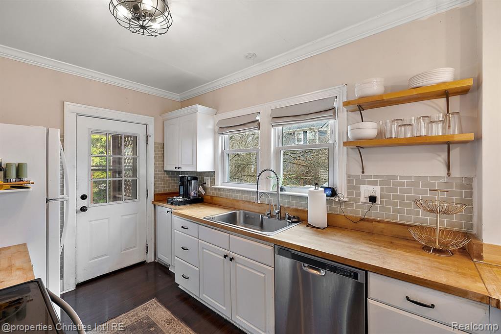 702 S Vermont Avenue, Royal Oak, MI 48067 — Photo 12
