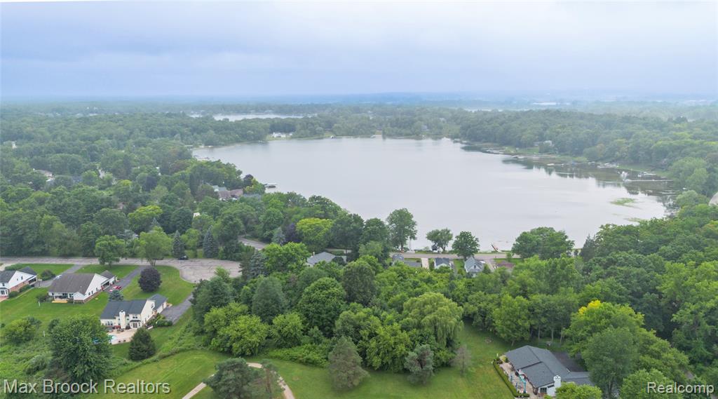 1478 Courtney Court, Hartland, MI 48353 — Photo 65