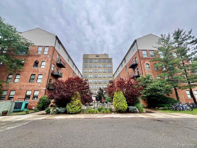 6533 E JEFFERSON Avenue, 216 #63, Detroit, MI 48207 — Photo 4
