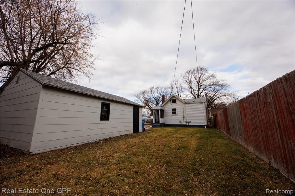 8242 Maxwell Avenue, Warren, MI 48089 — Photo 5