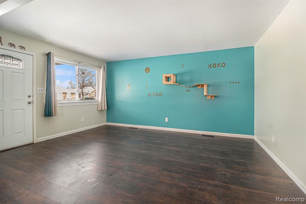 663 Highland Avenue, Lincoln Park, MI 48146 — Photo 8