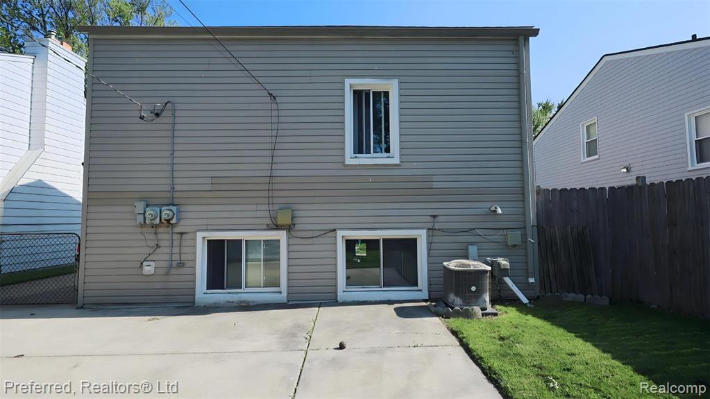 8483 Harding, Center Line, MI 48015 — Photo 23
