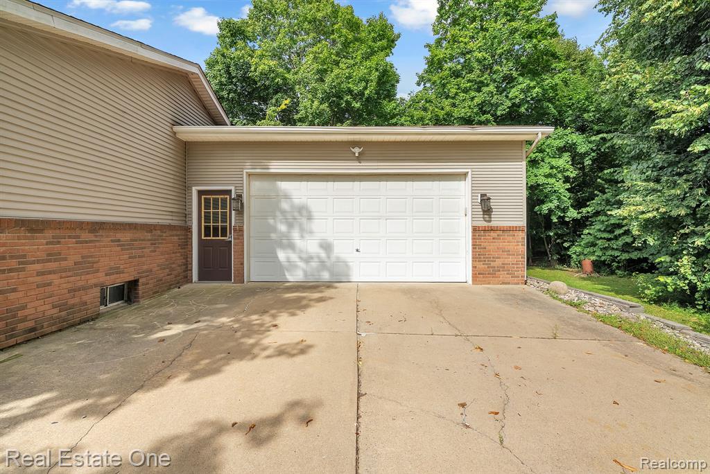 72021 Romeo Plank Road, Armada, MI — Photo 21