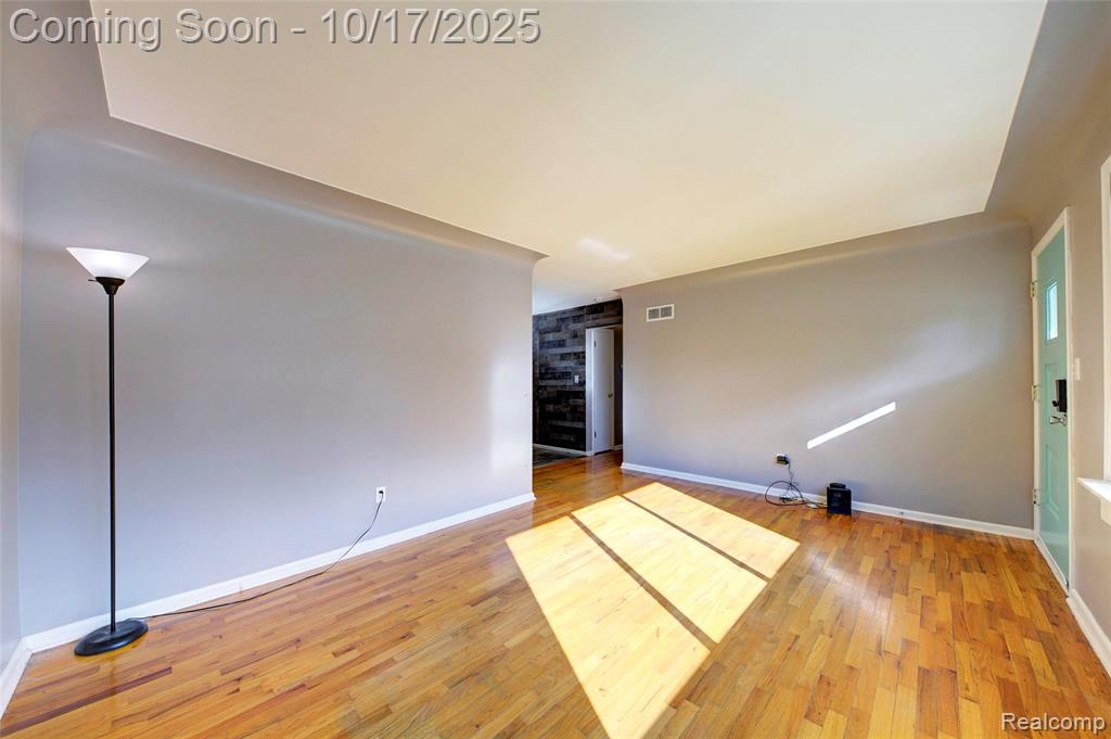 838 Westwood Drive, Fenton, MI 48430 — Photo 5
