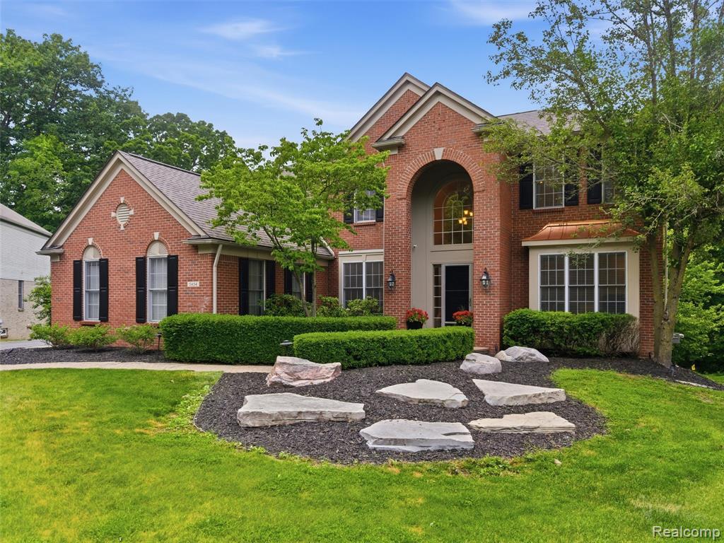 5454 Creekmonte Drive, Rochester, MI 48306 — Photo 2