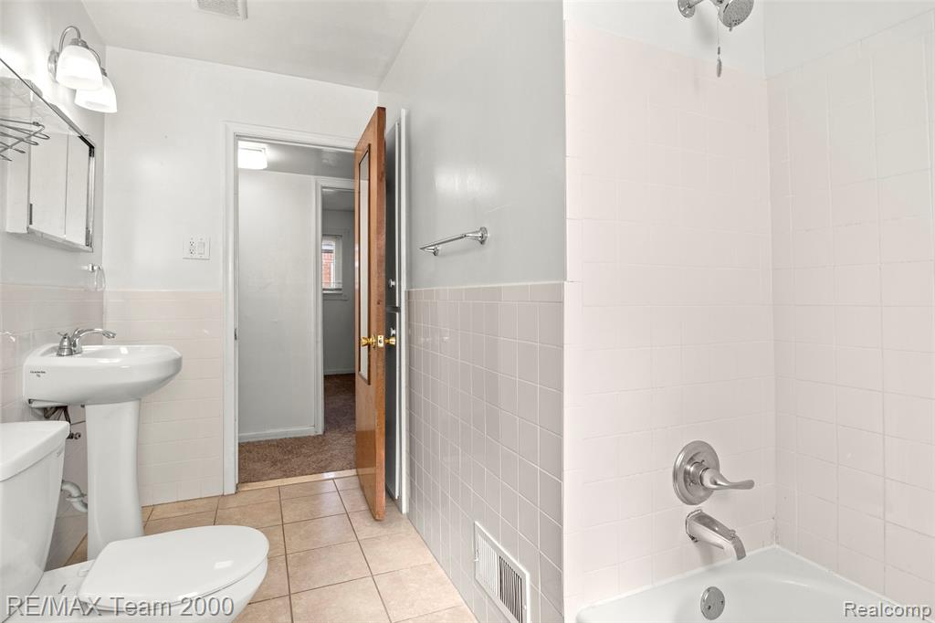 5027 Lincoln Boulevard, Dearborn Heights, MI 48125 — Photo 22