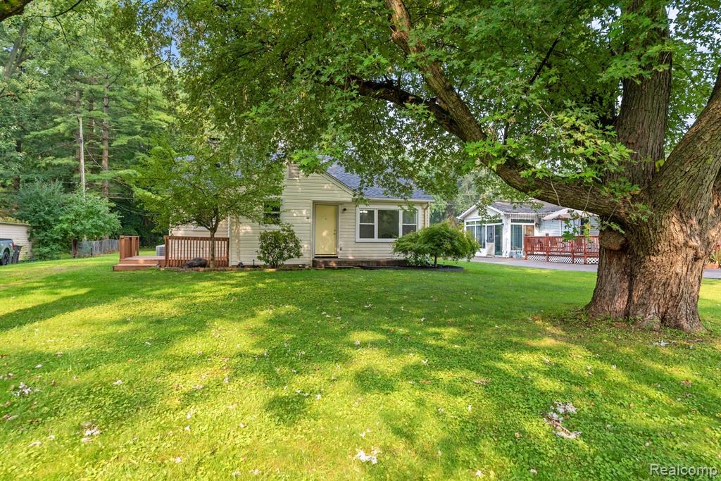 15403 MAXWELL Street, Plymouth, MI 48170