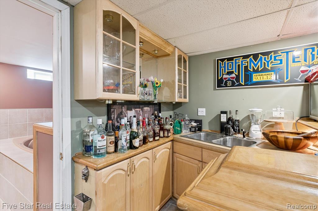 43592 Champlain Court, Canton, MI 48188 — Photo 32