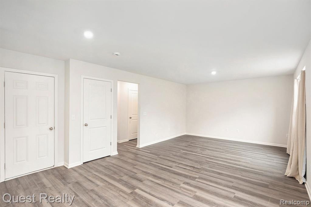 7305 RED MAPLE Drive, Mount Morris, MI 48458 — Photo 10
