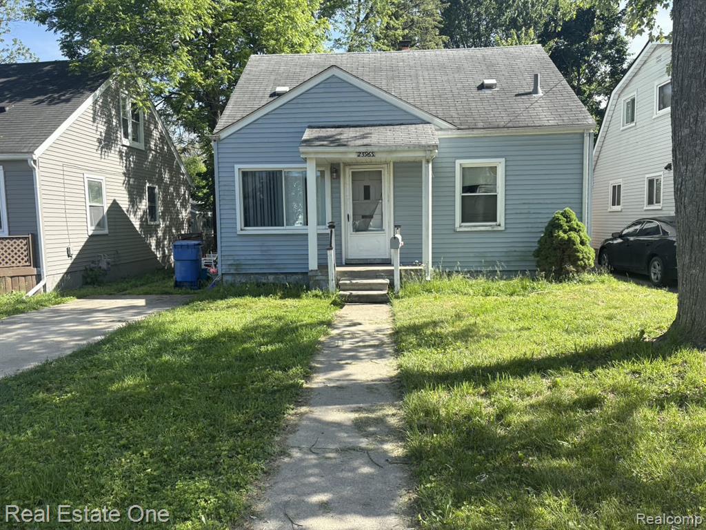 25963 Powers Avenue, Dearborn Heights, MI 48125