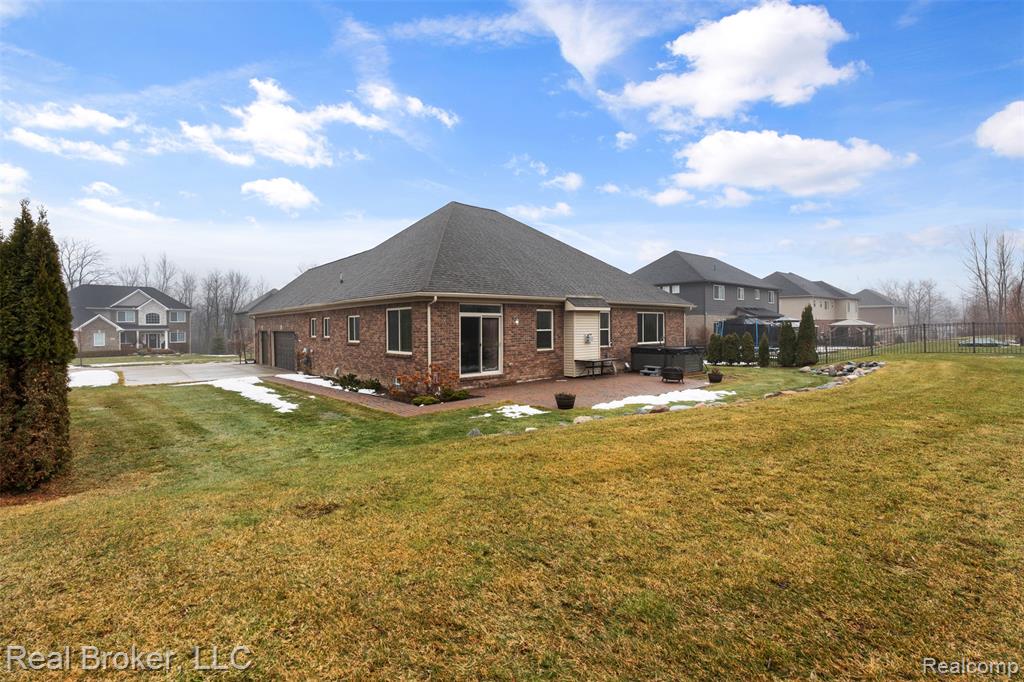 5439 Morgan Lake Drive, Clarkston, MI 48348 — Photo 45