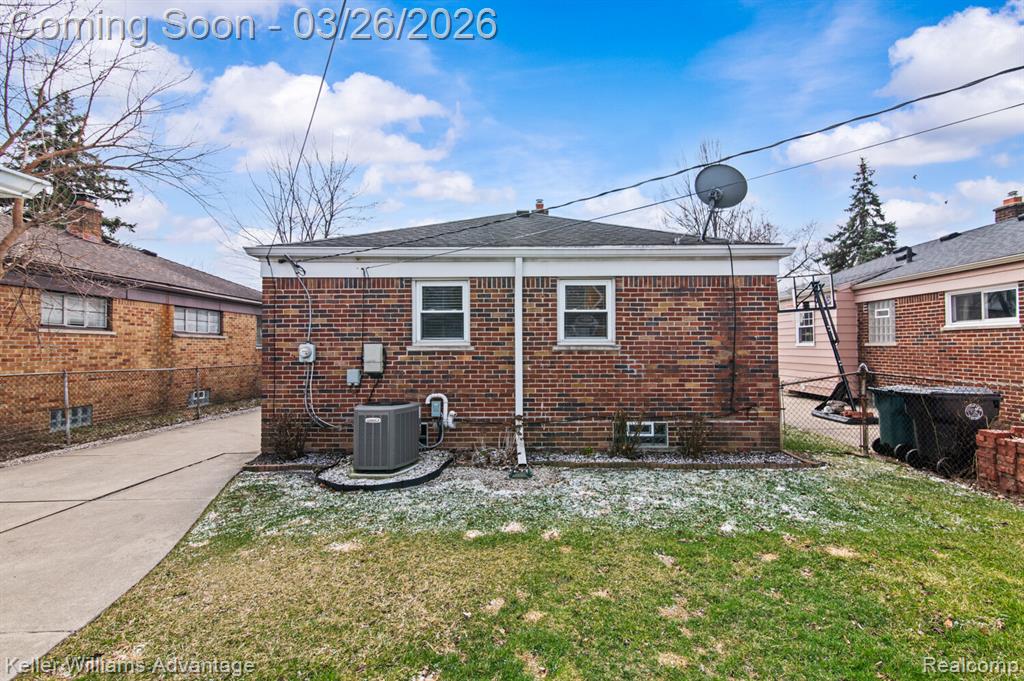 14060 Elgin Street, Oak Park, MI 48237 — Photo 28