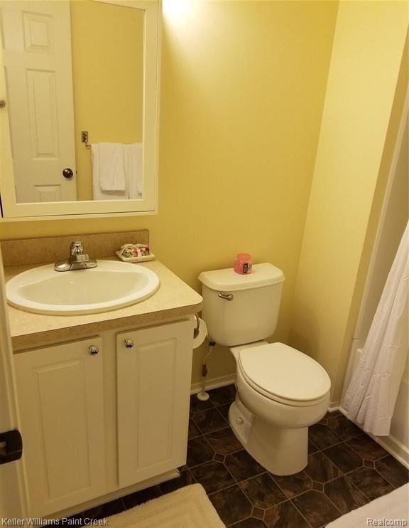 230 PARK GREEN Drive, Lake Orion, MI 48362 — Photo 9
