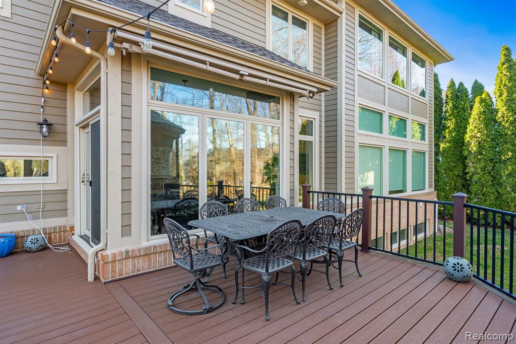 6060 TURNBERRY Drive, Commerce Twp, MI 48382 — Photo 34