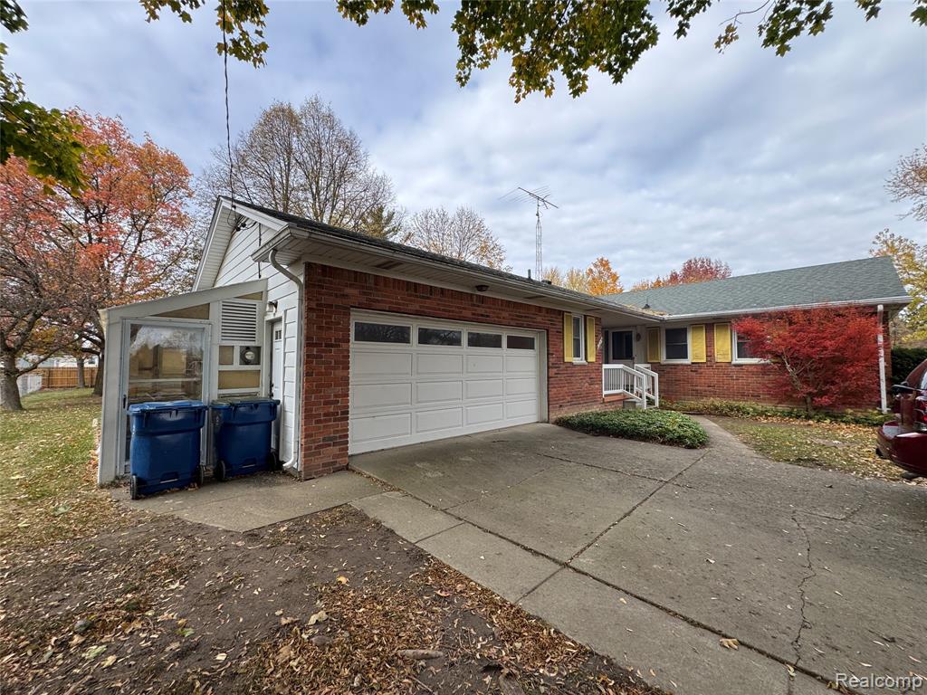 5374 Torrey Road, Flint, MI 48507 — Photo 2
