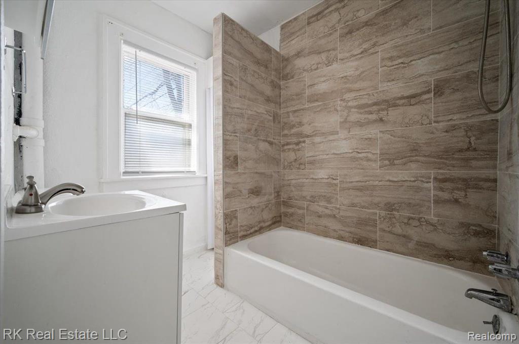 8630 HUPP Avenue, Warren, MI 48089 — Photo 9