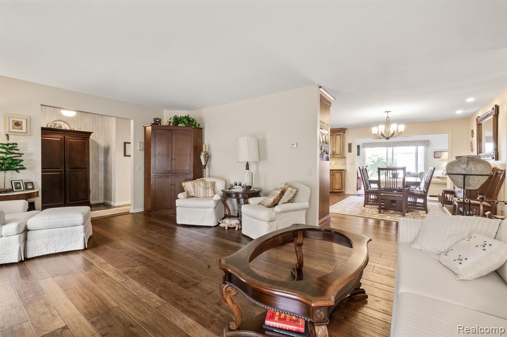 2420 Garland Street, Keego Harbor, MI 48320 — Photo 5