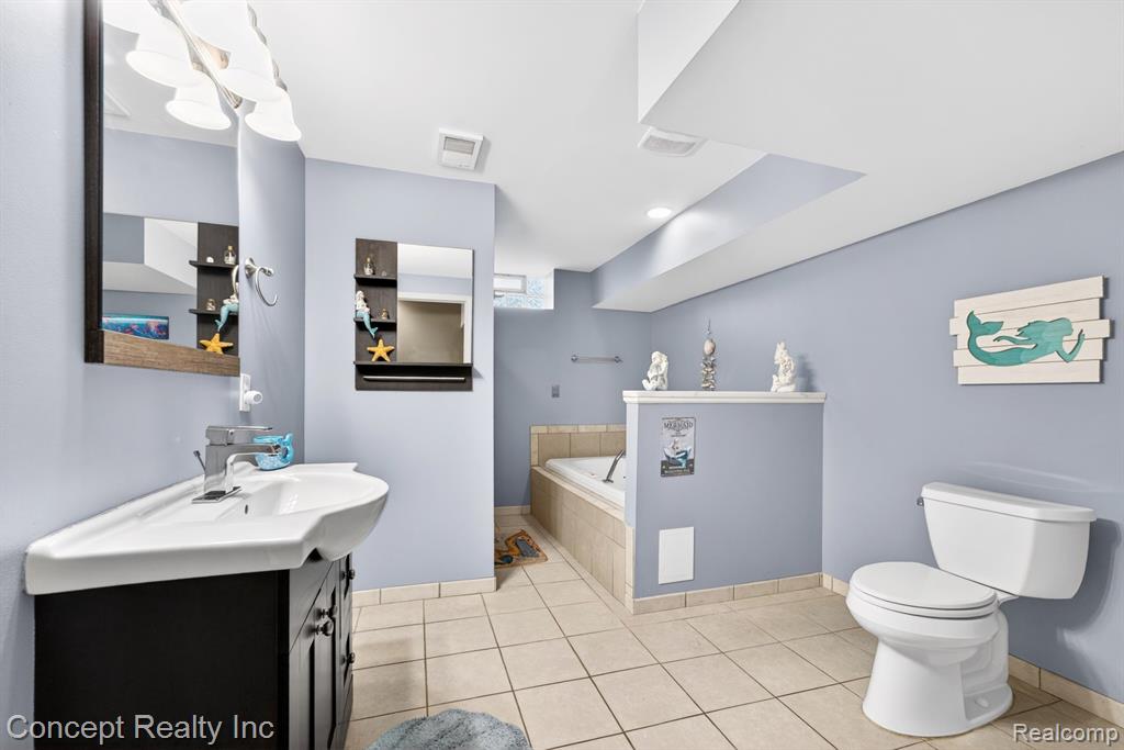 42392 White Hart Boulevard, Canton, MI 48188 — Photo 31