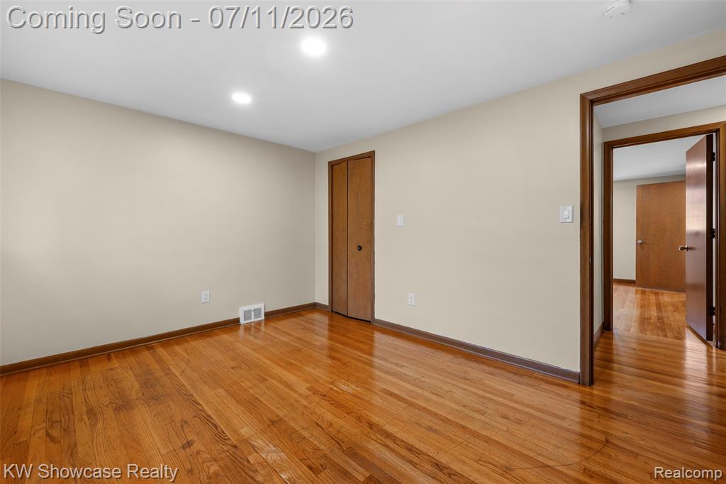 8362 Sunburst, Center Line, MI 48015 — Photo 33
