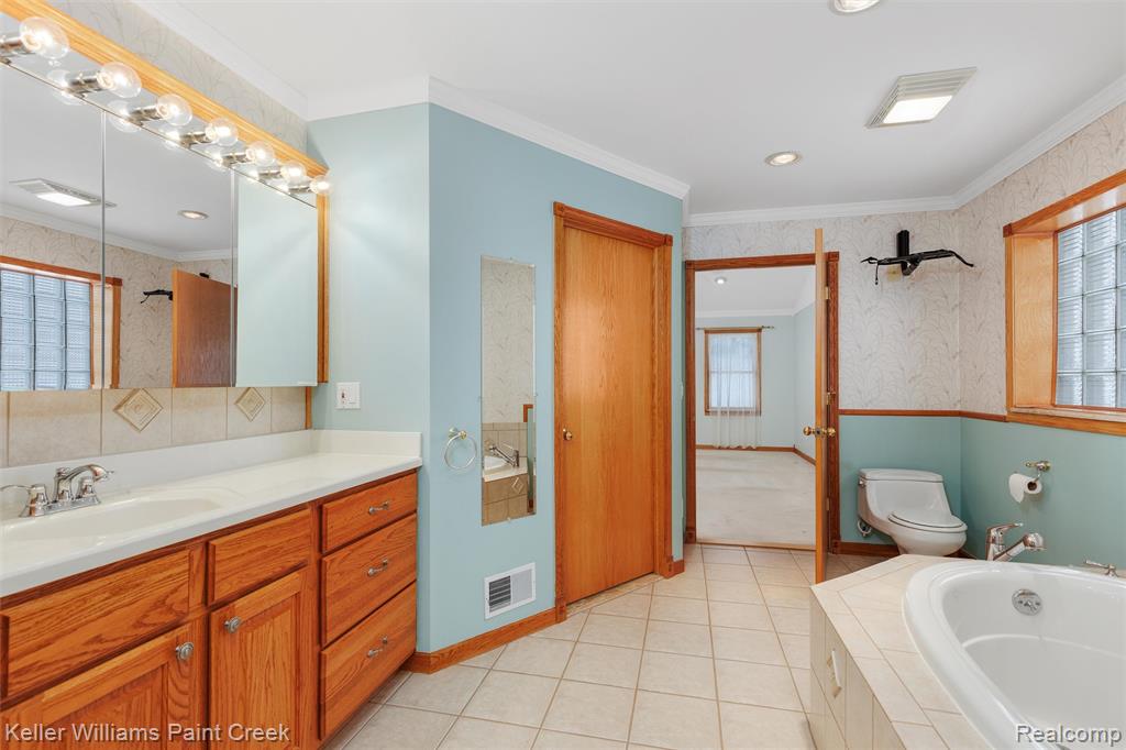 10045 Highland Road, White Lake, MI — Photo 19