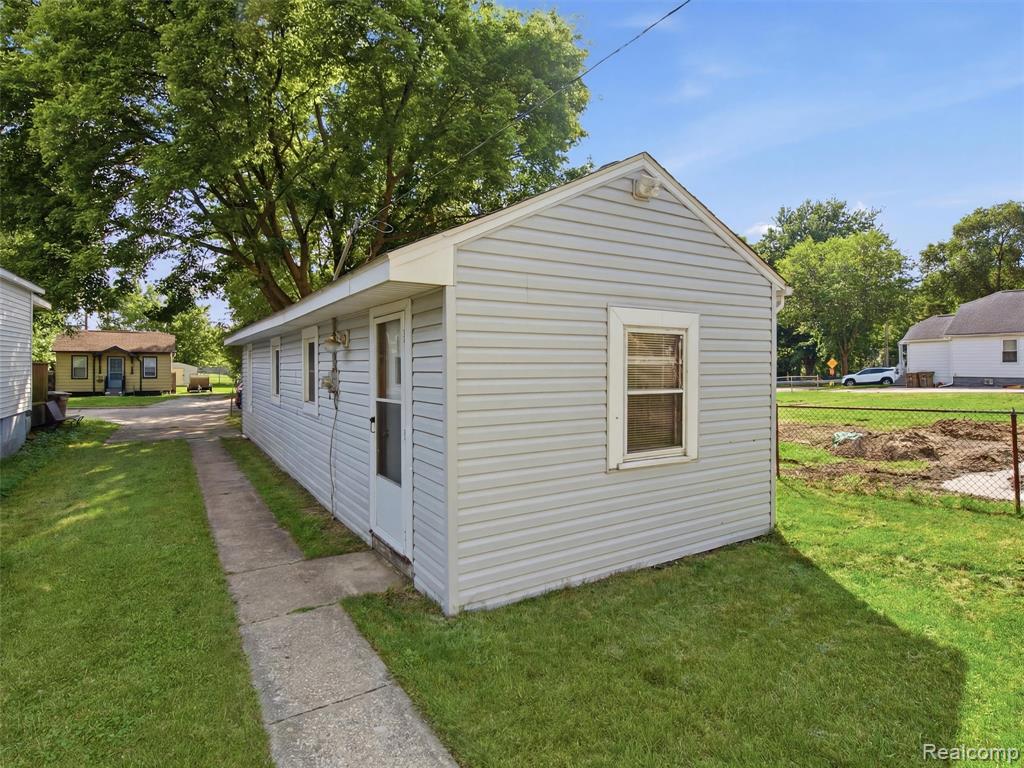808 Corwin Court, Pontiac, MI 48340 — Photo 32